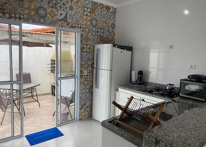 Casa Com Piscina E Churrasqueira - Lindissima!