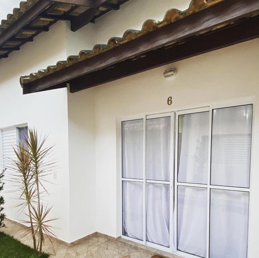 Casa Com Piscina E Churrasqueira - Lindissima!